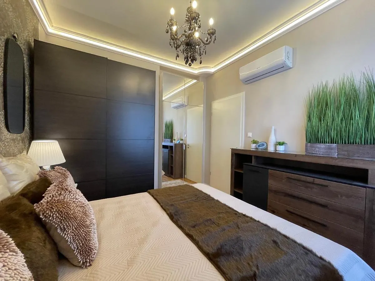 R7 Design Apartment - Hostaid Budapest 0*,
