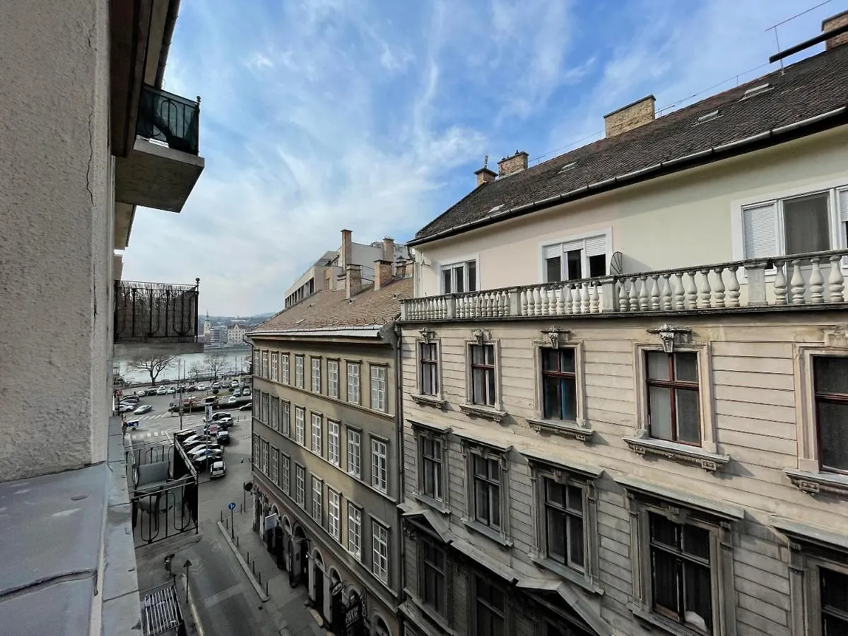 R7 Design Apartment - Hostaid Budapest